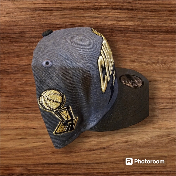 New Era Milwaukee Bucks 2021 NBA Champions Gray Black 9FIFTY Snapback Hat OSFM - Picture 3 of 4